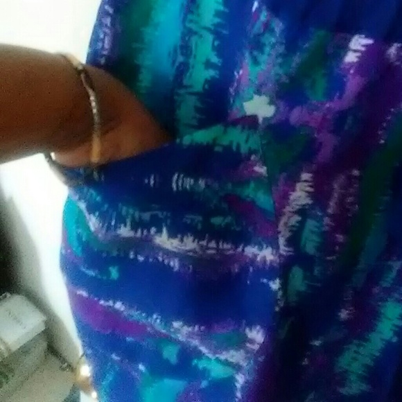 A DRESS FOR 3 SEASONS - Picture 2 of 4